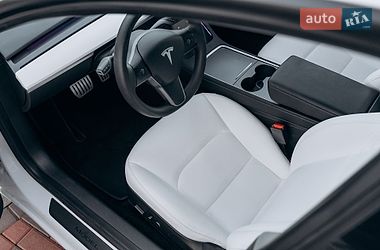 Седан Tesla Model 3 2023 в Києві