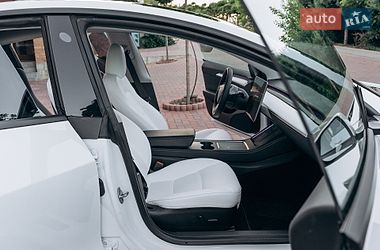 Седан Tesla Model 3 2023 в Києві