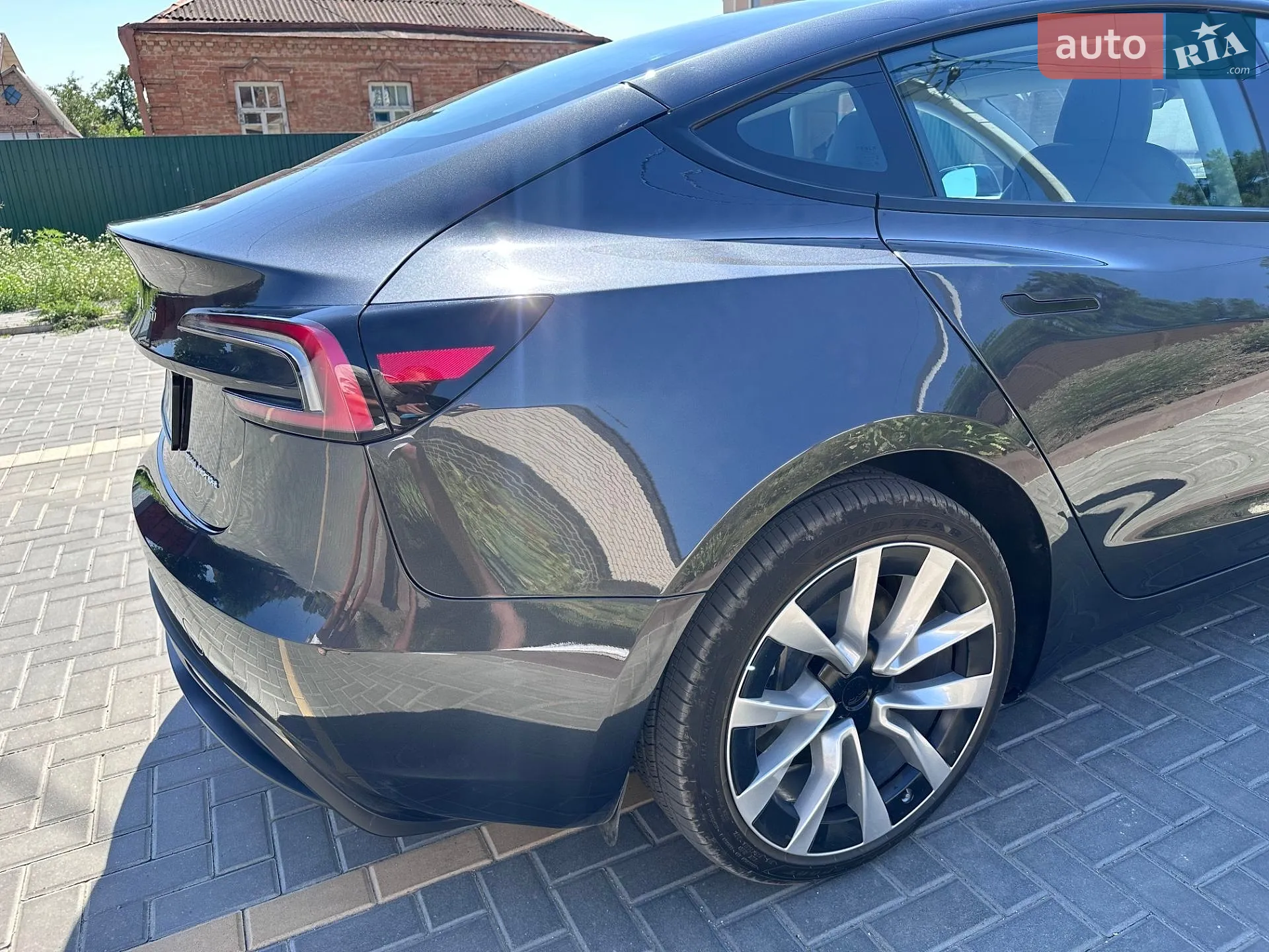 2025 Tesla Model 3 - мініатюра 2