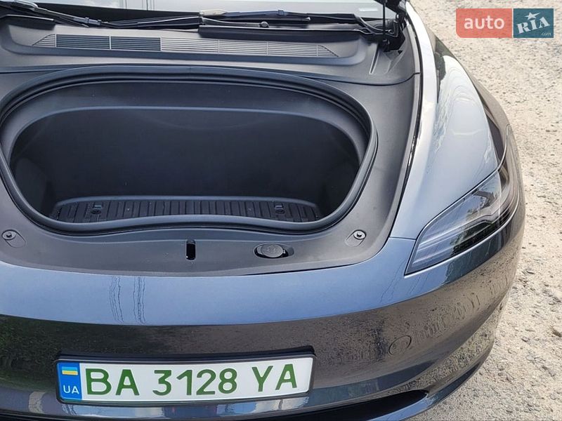 Седан Tesla Model 3 2025 в Кропивницком