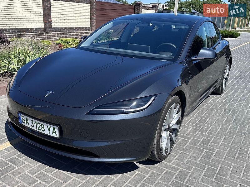 Tesla Model 3 2025