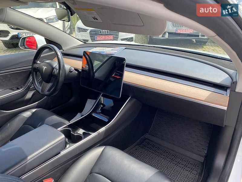 Седан Tesla Model 3 2018 в Львове фото 8 Седан Tesla Model 3 2018 в Львове