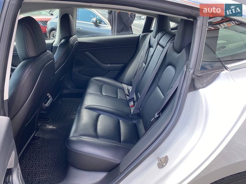 Седан Tesla Model 3 2018 в Львове фото 15 Седан Tesla Model 3 2018 в Львове