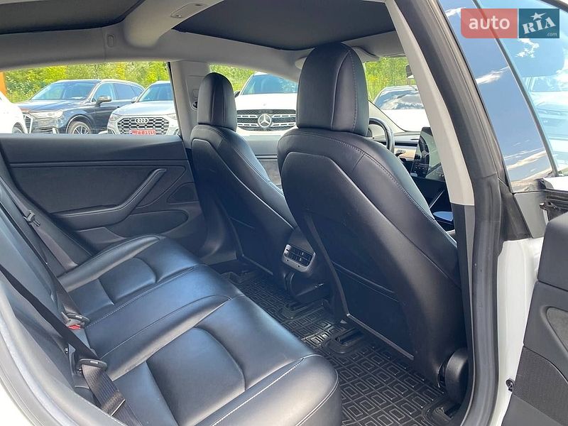 Седан Tesla Model 3 2018 в Львове фото 18 Седан Tesla Model 3 2018 в Львове