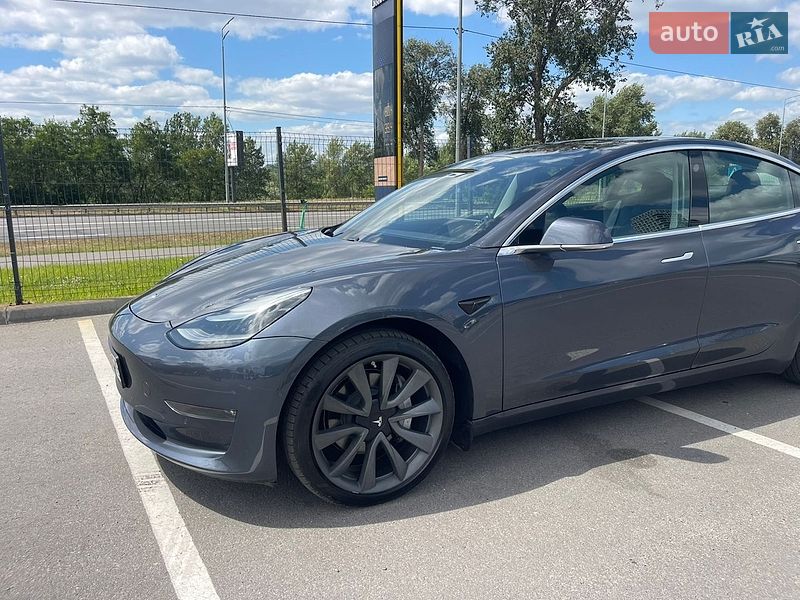 Седан Tesla Model 3 2019 в Киеве фото 4 Седан Tesla Model 3 2019 в Киеве
