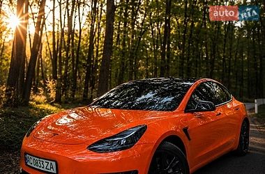 Седан Tesla Model 3 2020 в Луцьку