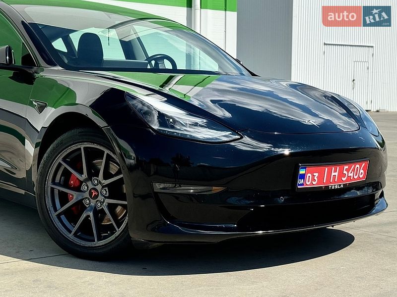 Седан Tesla Model 3 2022 в Олександрії