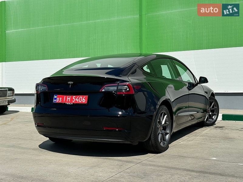 Седан Tesla Model 3 2022 в Олександрії