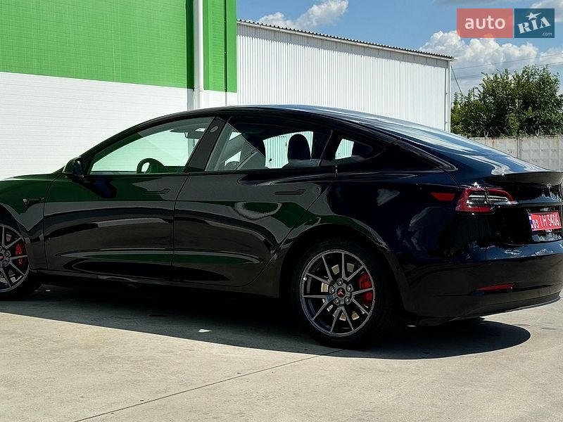 Седан Tesla Model 3 2022 в Олександрії