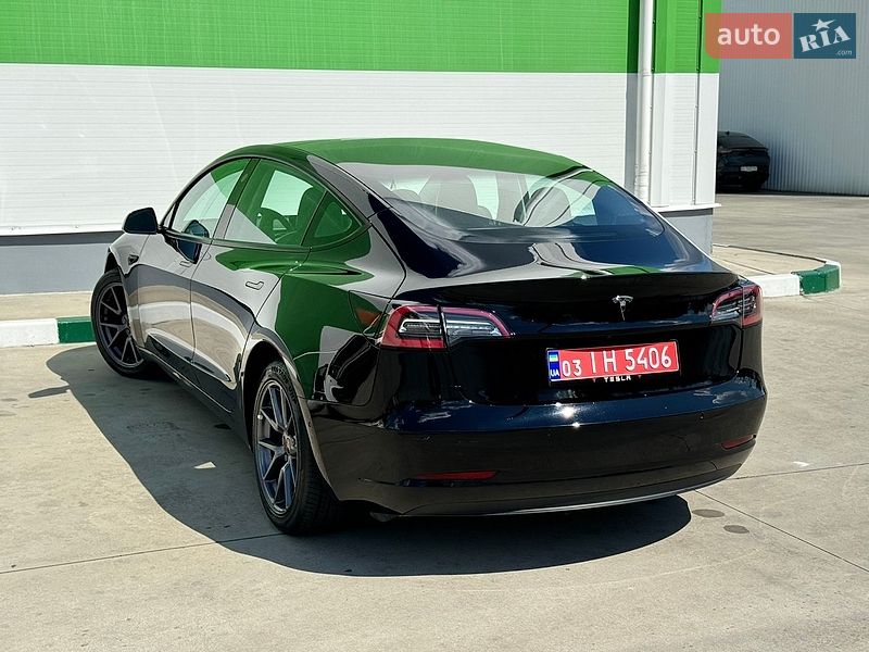 Седан Tesla Model 3 2022 в Олександрії
