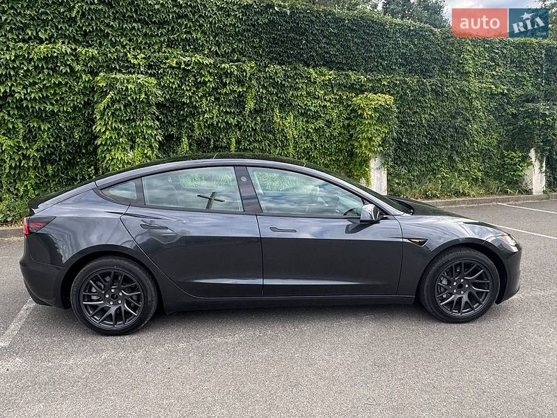 Седан Tesla Model 3 2025 в Киеве фото 12 Седан Tesla Model 3 2025 в Киеве