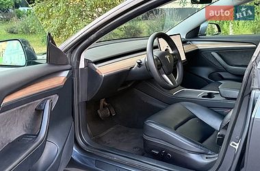 Седан Tesla Model 3 2021 в Виннице