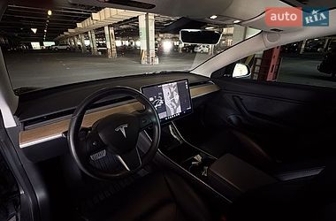 Седан Tesla Model 3 2019 в Києві
