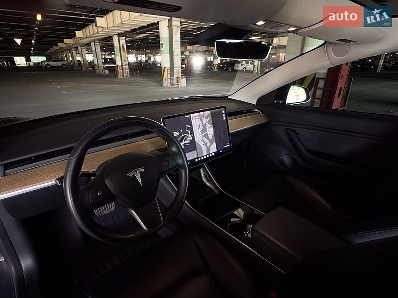 Седан Tesla Model 3 2019 в Києві