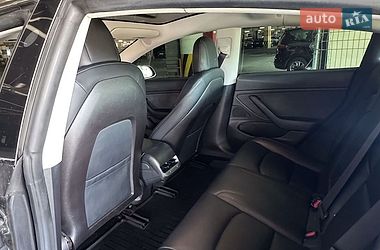 Седан Tesla Model 3 2019 в Києві