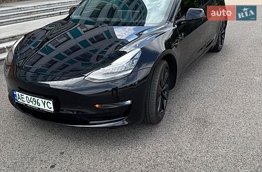 Седан Tesla Model 3 2018 в Дніпрі