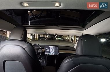 Седан Tesla Model 3 2019 в Києві