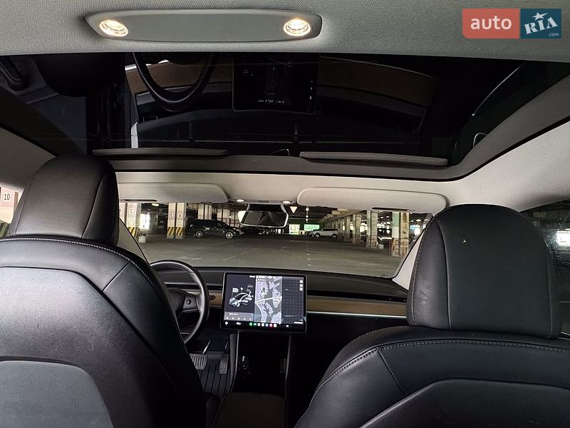Седан Tesla Model 3 2019 в Києві