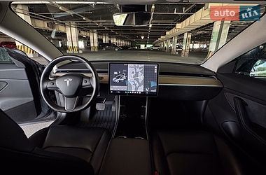Седан Tesla Model 3 2019 в Києві