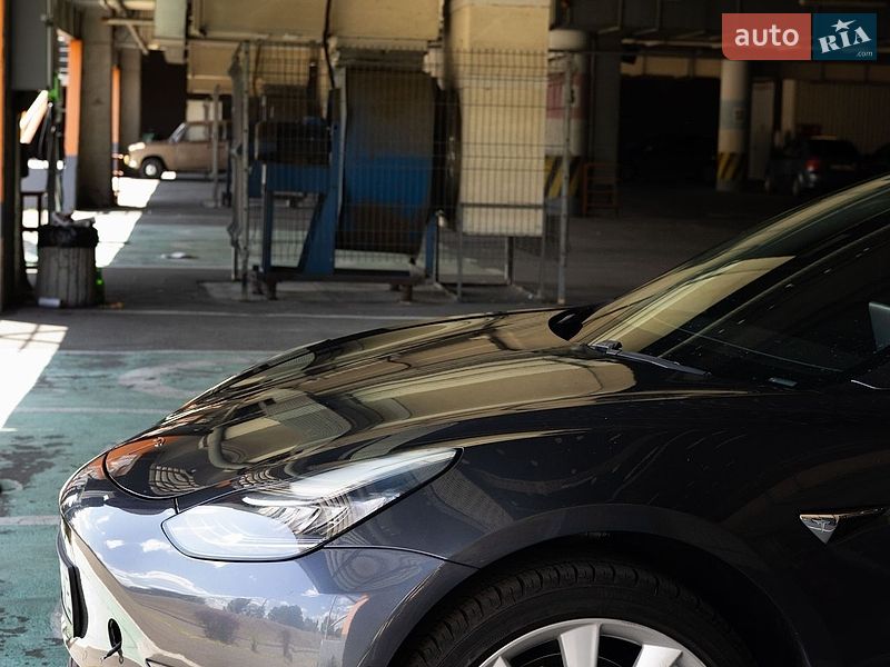 Седан Tesla Model 3 2019 в Києві