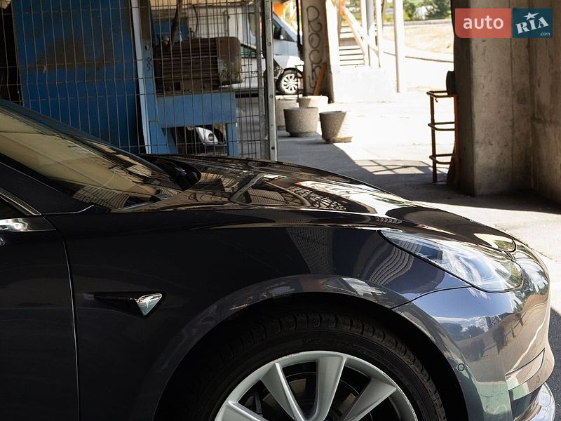 Седан Tesla Model 3 2019 в Києві