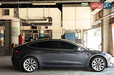 Седан Tesla Model 3 2019 в Києві