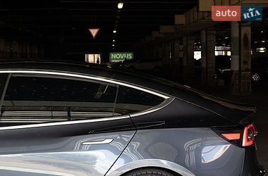 Седан Tesla Model 3 2019 в Києві