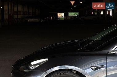 Седан Tesla Model 3 2019 в Києві