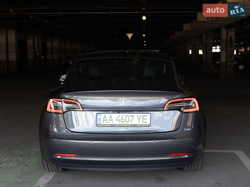 Седан Tesla Model 3 2019 в Києві
