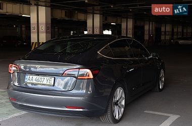 Седан Tesla Model 3 2019 в Києві