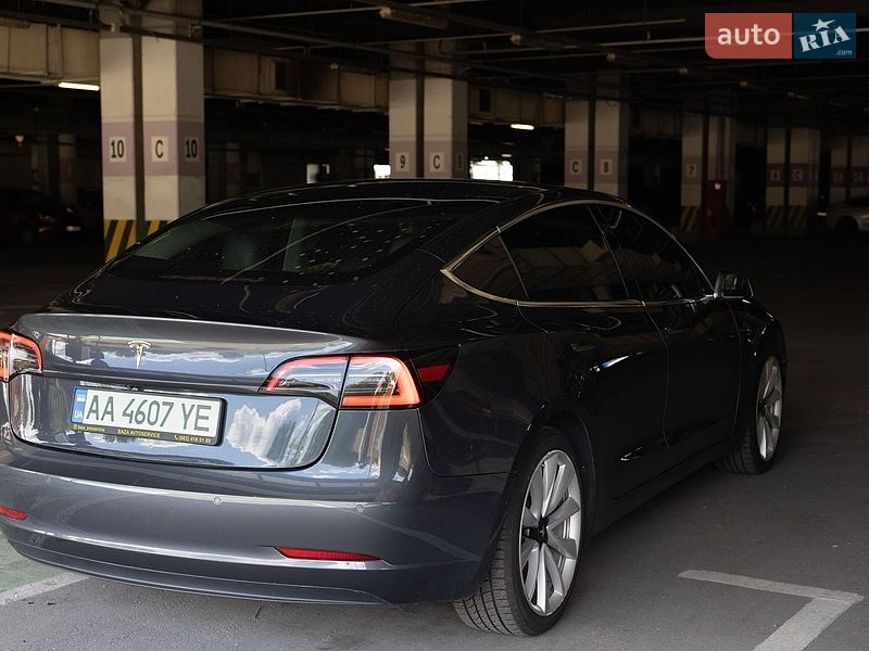 Седан Tesla Model 3 2019 в Києві