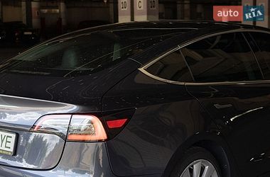 Седан Tesla Model 3 2019 в Києві
