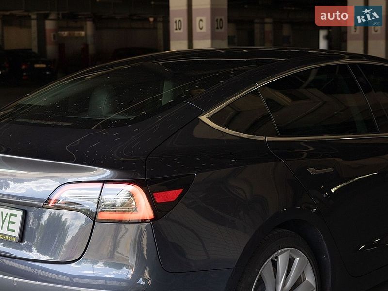 Седан Tesla Model 3 2019 в Києві