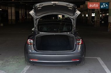 Седан Tesla Model 3 2019 в Києві
