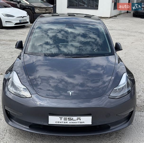 Седан Tesla Model 3 2022 в Вінниці