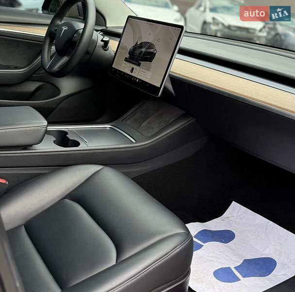 Седан Tesla Model 3 2022 в Вінниці