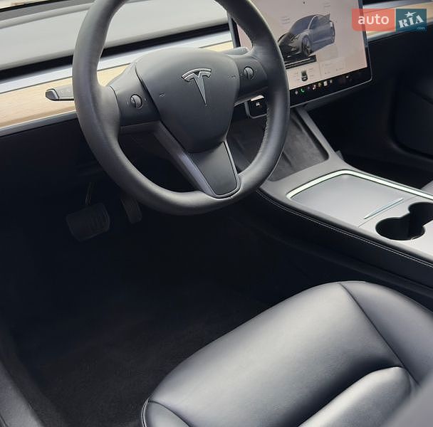 Седан Tesla Model 3 2022 в Вінниці