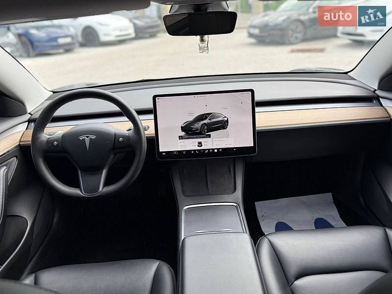 Седан Tesla Model 3 2022 в Вінниці