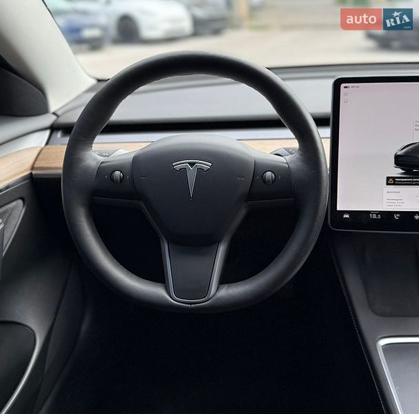 Седан Tesla Model 3 2022 в Вінниці