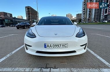 Седан Tesla Model 3 2020 в Києві