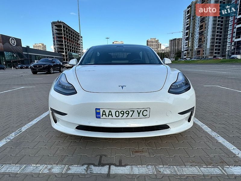 Седан Tesla Model 3 2020 в Києві
