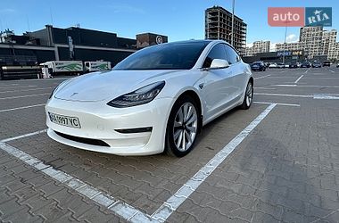 Седан Tesla Model 3 2020 в Києві