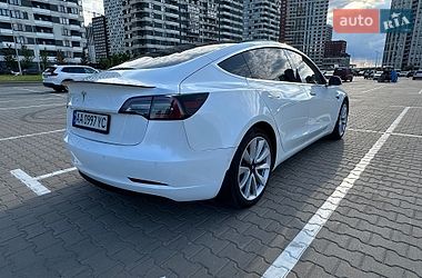 Седан Tesla Model 3 2020 в Києві