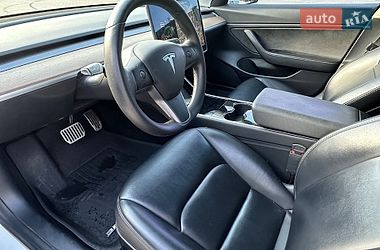Седан Tesla Model 3 2020 в Києві