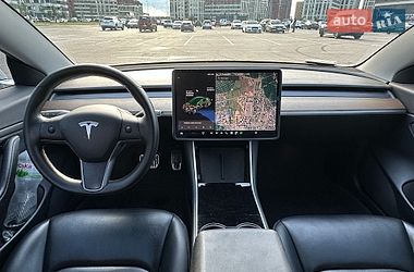 Седан Tesla Model 3 2020 в Києві