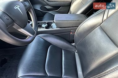 Седан Tesla Model 3 2020 в Києві