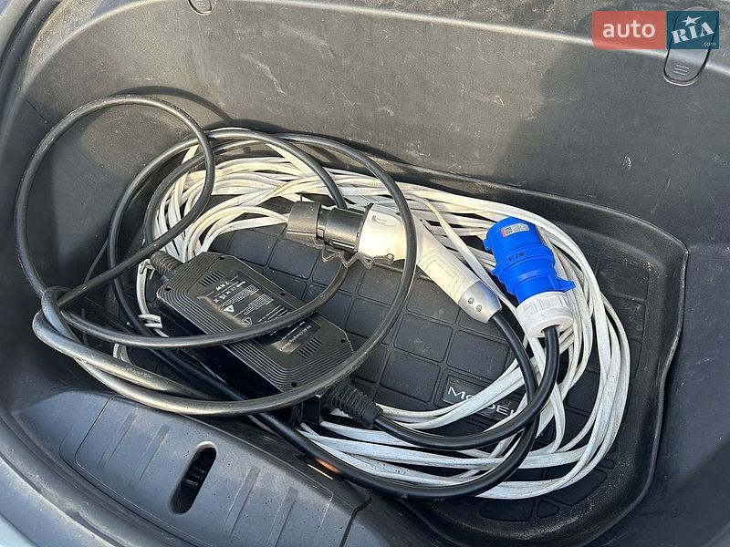 Седан Tesla Model 3 2020 в Києві