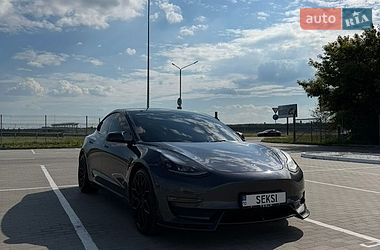 Седан Tesla Model 3 2022 в Борисполі