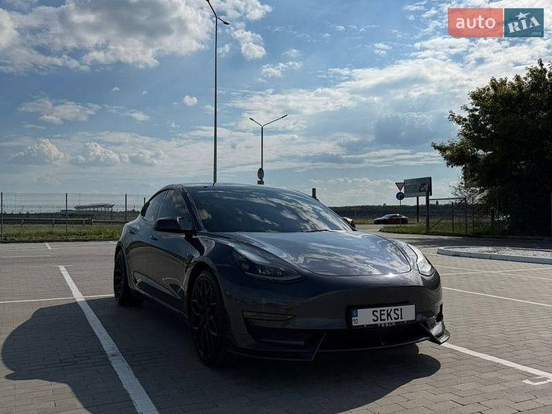 Седан Tesla Model 3 2022 в Борисполі
