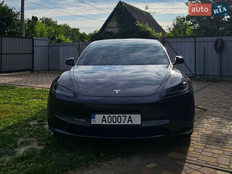 Седан Tesla Model 3 2024 в Кролевце